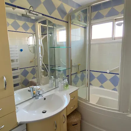 Apartment L'oasis De Vallauris, Piscine, Parking Prive