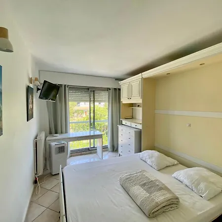 Daire L'oasis De Vallauris, Piscine, Parking Prive